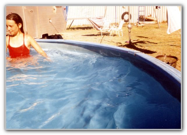 MJ in pool Rosebery St Feb 1985
